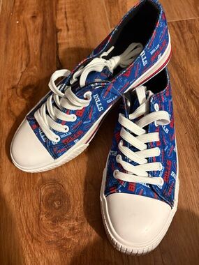Foco Buffalo Bills women low rise canvas Sneakers NWOT